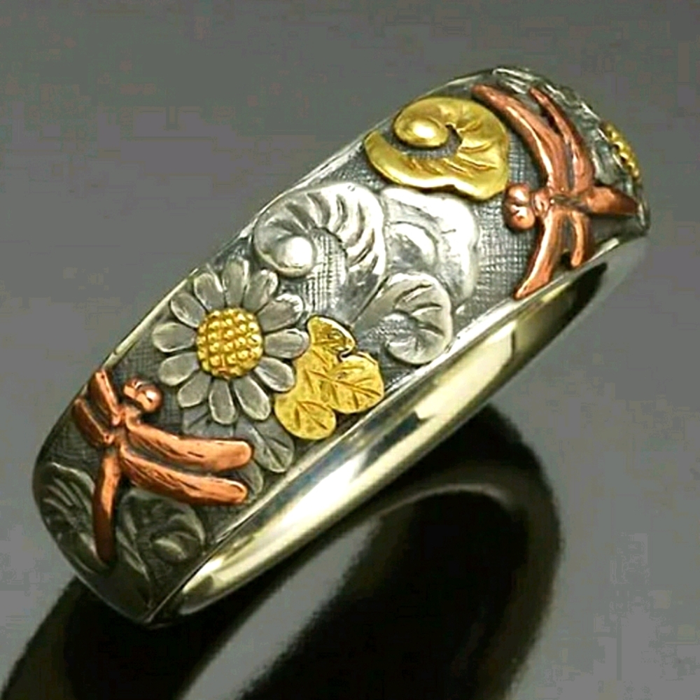 SOLD-Beautiful Womans Ring